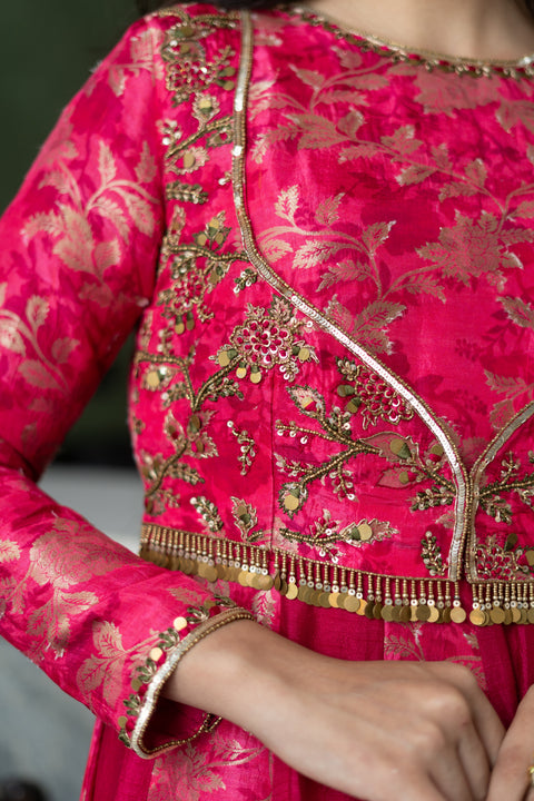 Gulabi Ishq
